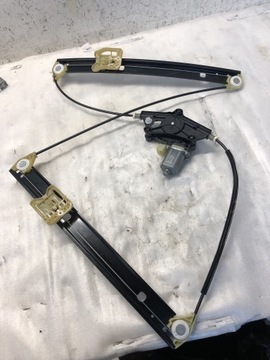 8W0837461A AUDI ZVEDÁK OKNO LEVÝCH PŘEDNÍCH DVEŘE