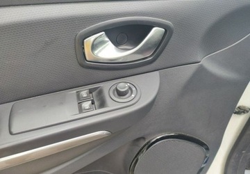 Renault Clio IV Hatchback 5d Facelifting 1.2 75KM 2016 Renault Clio Navi 1,2 Mpi Super stan Maly przebieg 1.2 Benzyna 75KM, zdjęcie 14