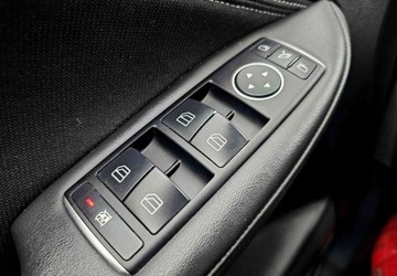 Infiniti Q30 1.6T 122KM 2016 Infiniti Q30 Infiniti Q30 1.6t Premium 1.6 Benzyna 122KM, zdjęcie 35