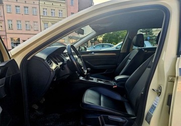Volkswagen Passat B8 Variant 2.0 TDI 150KM 2015 Volkswagen Passat Volkswagen Passat 2.0 TDI BMT Trendline 2.0 Diesel 150KM, zdjęcie 10