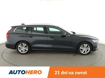 Volvo V60 I Kombi Facelifting 2.0 D4 DRIVE-E 190KM 2018 Volvo V60 2.0 D4 Automat Momentum Nawigacja, zdjęcie 8