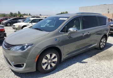 Chrysler Pacifica II 2020 Chrysler Pacifica Auta z USA - Zapytaj o wiecej ofert 3.6 Benzyna 264KM