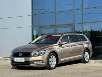Volkswagen Passat B8 Variant 2.0 TDI BlueMotion SCR 150KM 2016 Volkswagen Passat Variant Łopatki Grzany fotel, zdjęcie 2