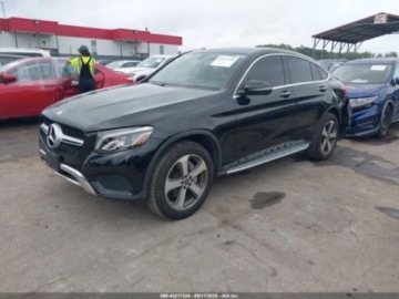 Mercedes GLC C253 2017 Mercedes-Benz GLC 2017 r., 2,0L 300 COUPE 4MATIC 2.0 Benzyna 241KM, zdjęcie 2