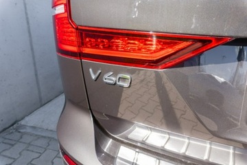 Volvo V60 II  Kombi Facelifting 2.0 B4 B 197KM 2023 Volvo V60 B4 D Plus Dark Diesel 197KM FV23%, zdjęcie 13