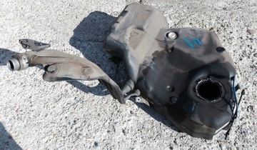 VW PASSAT B7 2.0 TDI NÁDRŽ PALIVA