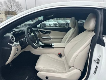 Mercedes CLE Coupe 2.0 200 204KM 2025 Mercedes-Benz CLE 200 AMG Coupe PanoramaLedHead-UpMartwy Punkt2025 2.0, zdjęcie 12