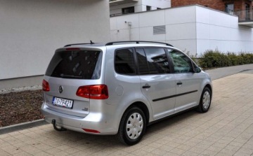 Volkswagen Touran II 1.6 TDI 105KM 2010 Volkswagen Touran 2010 r. 1.6 Diesel 105KM, zdjęcie 3
