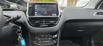 Peugeot 208 I Hatchback 5d Facelifting 1.2 PureTech 82KM 2016 Peugeot 208 Krajowy, super stan., zdjęcie 9