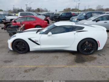 Chevrolet Corvette C7 2016 Chevrolet Corvette Stingray Z51 2016 6.2 Benzyna 460KM, zdjęcie 2