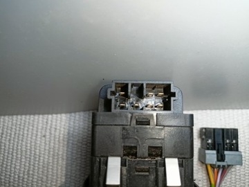 Переключатель стеклоподъемника Peugeot 206 11845