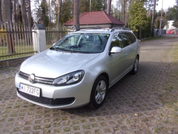 Volkswagen Golf VI Variant 1.6 TDI-CR DPF BlueMotion 105KM 2010 Volkswagen Golf Automat Bluemotion