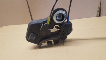 AVENSIS T25 03-08 ZÁMEK DVEŘE LEVÝ ZADNÍ EVROPA 2PIN