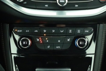 Opel Astra K Hatchback 5d 1.4 Turbo 150KM 2016 Opel Astra 1.4 T, Skóra, Navi, Klima, Klimatronic, zdjęcie 9