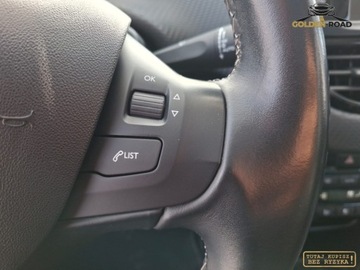 Peugeot 2008 I SUV Facelifting 1.2 PureTech 110KM 2016 Peugeot 2008 1,2 benz . 110 KM panorama navi automat podgrz.fot. alu oplac, zdjęcie 19