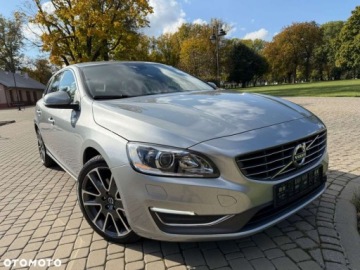 Volvo V60 I Kombi Facelifting 2.0 D4 DRIVE-E 190KM 2015 Volvo V60 Volvo V60 D4 Momentum 2.0 Diesel 190KM, zdjęcie 15
