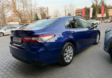 Toyota Camry IX Sedan 2.5 Hybrid Dynamic Force 218KM 2020 Toyota Camry salon Polska, serwis ASO, Gwarancja 2.5 Hybryda 218KM, zdjęcie 19