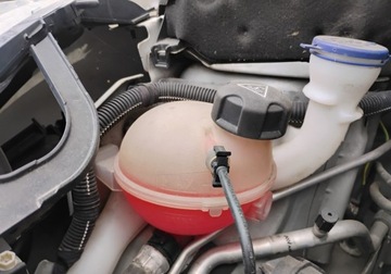 DS 3 2014 Citroen DS3 2014r, 1.2 Benzyna. Uszkodzony przod. Jezdzi 1.2 Benzyna, zdjęcie 21