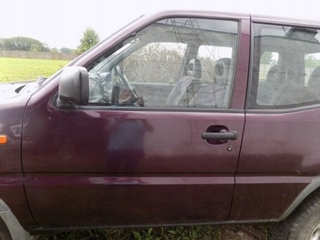 DVEŘE LEVÝ PŘEDNÍ 3D MAVERICK TERRANO 93-97