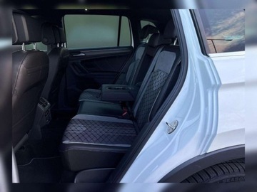 Volkswagen Tiguan II 2022 Volkswagen Tiguan TSI Plug-In Hybrid 245KM R-Line DCC LED Matrix Panora, zdjęcie 31