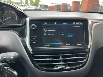 Peugeot 208 I Hatchback 5d Facelifting 1.2 PureTech 82KM 2018 Peugeot 208 1.2 benzyna 83 KM nawigacja LED zarej w PL zadbany zamia, zdjęcie 13