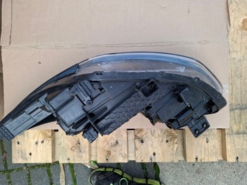KIA SPORTAGE IV 4 LIFT GT LINE 92102-F1500 92101-F1500 LEWA PRAWA