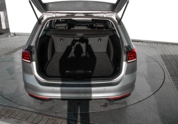 Volkswagen Passat B8 Variant Facelifting 2.0 TDI SCR 200KM 2023 Volkswagen Passat Variant 2.0TDI 200KM DSG, Business, Czujniki parkowania,, zdjęcie 8