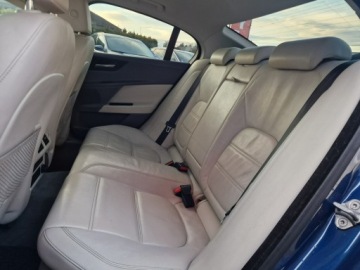 Jaguar XE Sedan 2.0 i4 180KM 2015 Jaguar XE Prestige Automat Xenon Ledy Navi, zdjęcie 18