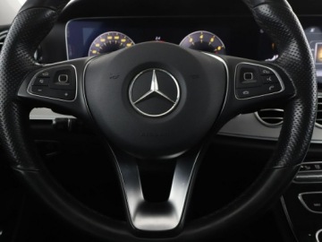 Mercedes Klasa E W213 Kombi 2.0 250 211KM 2017 Mercedes E 250 FV23% automat full LED virtual, zdjęcie 20