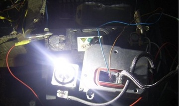 MĚNIČ XENON AL MERCEDES B TŘÍDA W245 1307329119 LEVÝ 100% SPRÁVNÁ