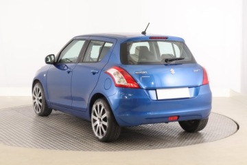 Suzuki Swift V Hatchback 3d Facelifting 1.2 VVT 94KM 2015 Suzuki Swift 1.2, Salon Polska, Serwis ASO, Klima, zdjęcie 3