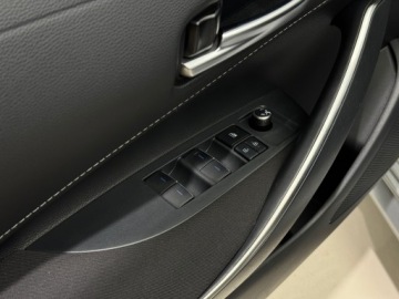 Toyota Corolla XII TS Kombi 2.0 Hybrid Dynamic Force 184KM 2022 Toyota Corolla Comfort / Kamera cofania / LED / Ca, zdjęcie 18