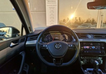 Volkswagen Passat B8 Limousine 1.8 TSI BlueMotion Technology 180KM 2017 Volkswagen Passat 1,8 TSI 180 KM Automat DSG Salon PL ASO Highline, zdjęcie 15