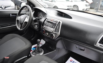 Hyundai i20 I Hatchback 5d Facelifting 1.2 DOHC 85KM 2014 Hyundai i20 LIFT Benzyna 1.2 Klimatyzacja 1.2 Benzyna 85KM, zdjęcie 13