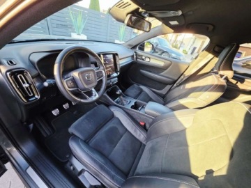 Volvo XC40 Crossover 2.0 D3 150KM 2019 Volvo XC 40 ___R-Design___2.0D3 150KM Virtual LED Skora Alcantara HarmanKa, zdjęcie 4