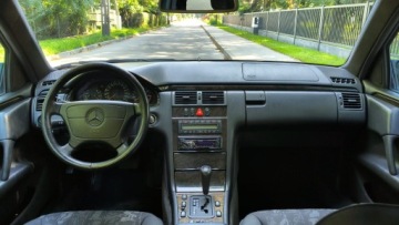 Mercedes Klasa E W210 1998 MERCEDES W210 E320 Avantgarde 1998, 3.2 V6 (224 KM), BEZ KOROZJI, Hiszpania, zdjęcie 4