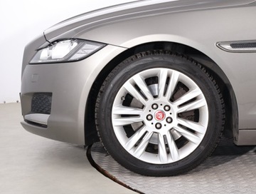 Jaguar XF II Sedan 2.0 i4D 240KM 2017 Jaguar XF 25d AWD, Salon Polska, Serwis ASO, zdjęcie 14