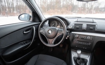 BMW Seria 1 E81/E87 Hatchback 5d E87 1.6 116i 122KM 2008 BMW Seria 1 122KM Lift Navi Alu Pdc Kola Zimowe 1.6 Benzyna 122KM, zdjęcie 18