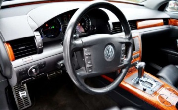 Volkswagen Phaeton 2008 Volkswagen Phaeton 4x4, Fotele podgrzewane, wentylowane z funkcja masazu, zdjęcie 25