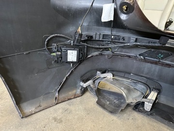 VOLVO XC60 II НАДНИЙ БАМПЕР С НАПИСЬЮ В КОМПЛЕКТЕ 4 x PDC RADAR BLIS