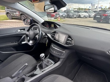 Peugeot 308 II SW Facelifting 1.5 BlueHDI 130KM 2018 Peugeot 308 SW 1.5 BlueHDi Active S&amp;S T9 (2014-), zdjęcie 16
