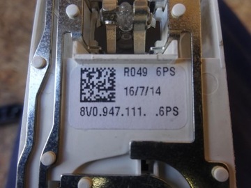 AUDI A3 8V Q3 8U LAMPA OSVĚTLENÍ POLSTROVÁNÍ ČERNÁ S-LINE 8V0947111