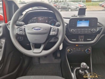 Ford Fiesta VII Hatchback 3d Facelifting 1.0 EcoBoost 100KM 2017 Ford Fiesta Klimatyzacja Usb Wielofunkcyjna kierownica Benzyna 101KM, zdjęcie 21