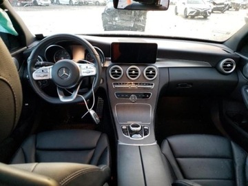 Mercedes Klasa C W205 2019 Mercedes-Benz Klasa C MERCEDES-BENZ C 300, 2019r., 2.0L, uszkodzony bok 2.0, zdjęcie 6