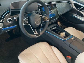 Mercedes Klasa E W214 Sedan 2.0 220d 197KM 2026 E Klasa 220 d 4-Matic Avantgarde 2.0 (moc 197 KM) 2026, zdjęcie 6