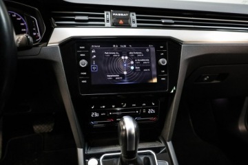 Volkswagen Passat B8 Variant Facelifting 2.0 TDI SCR 150KM 2022 Volkswagen Passat Lift*Elegance*Salon Polska*I, zdjęcie 21