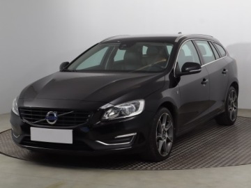 Volvo V60 I Kombi Facelifting 2.0 D2 DRIVE-E 120KM 2015 Volvo V60 D2 2.0, Serwis ASO, Skóra, Navi, Klima, zdjęcie 1