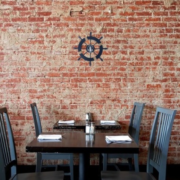 ДЕКОРАТИВНЫЙ МОРСКОЕ КОЛЕСО НА ПЛЯЖЕ НА ОТКРЫТОМ УРОВНЕ