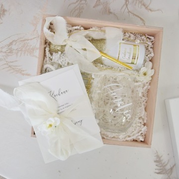 Подарочная коробка с благодарностью для свадебной фрейлины Б.