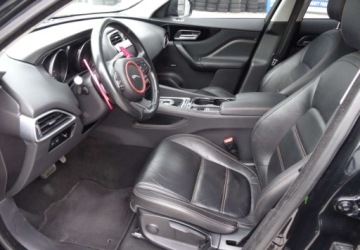 Jaguar F-Pace SUV 3.0 TDV6 300KM 2016 Jaguar F-Pace Jaguar F-Pace 3.0 TDV6 AWD 300 Sport 3.0 Diesel 300KM, zdjęcie 14